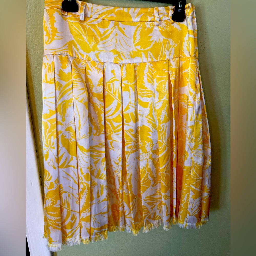Oscar de la Renta yellow and white knee length skirt. Size 8